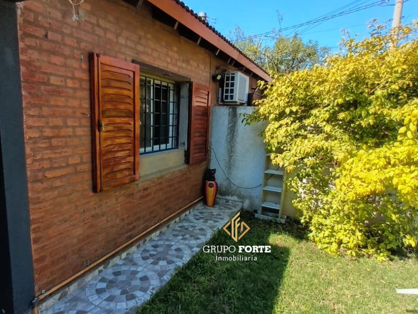 Foto de Oportunidad!! Casa en venta + Departamento, imagen 2