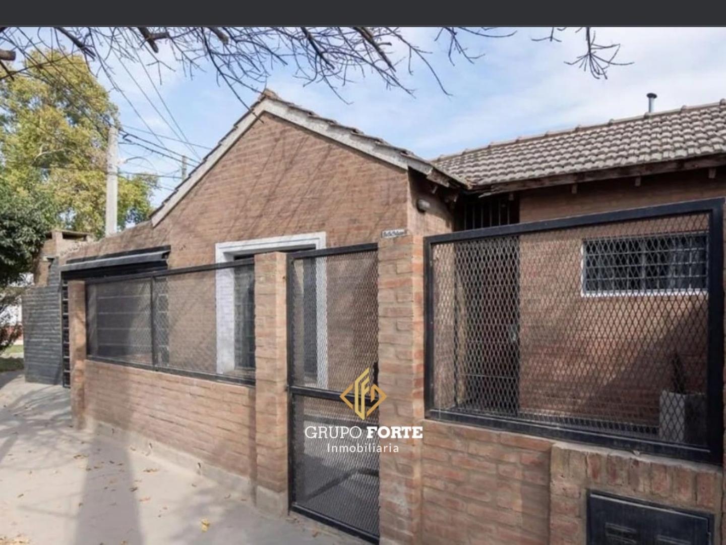 Oportunidad!! Casa en venta + Departamento