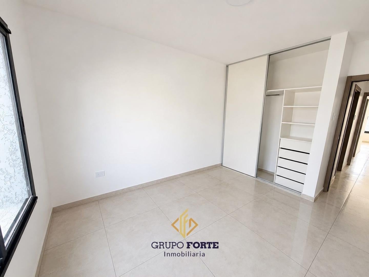 Foto de DUPLEX EN VENTA CON COCHERA Y PILETA EN BARRIO NORTE, 2 BAÑO, imagen 5