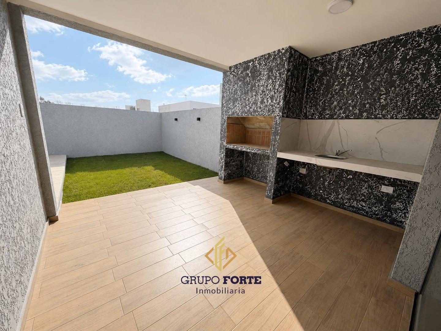 Foto de DUPLEX EN VENTA CON COCHERA Y PILETA EN BARRIO NORTE, 2 BAÑO, imagen 4