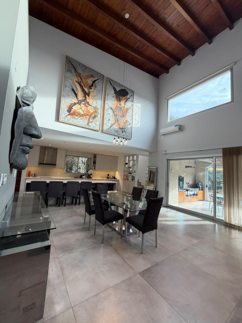 CASA DE CATEGORIA EN VENTA EN COUNTRY VALLE DEL GOLF