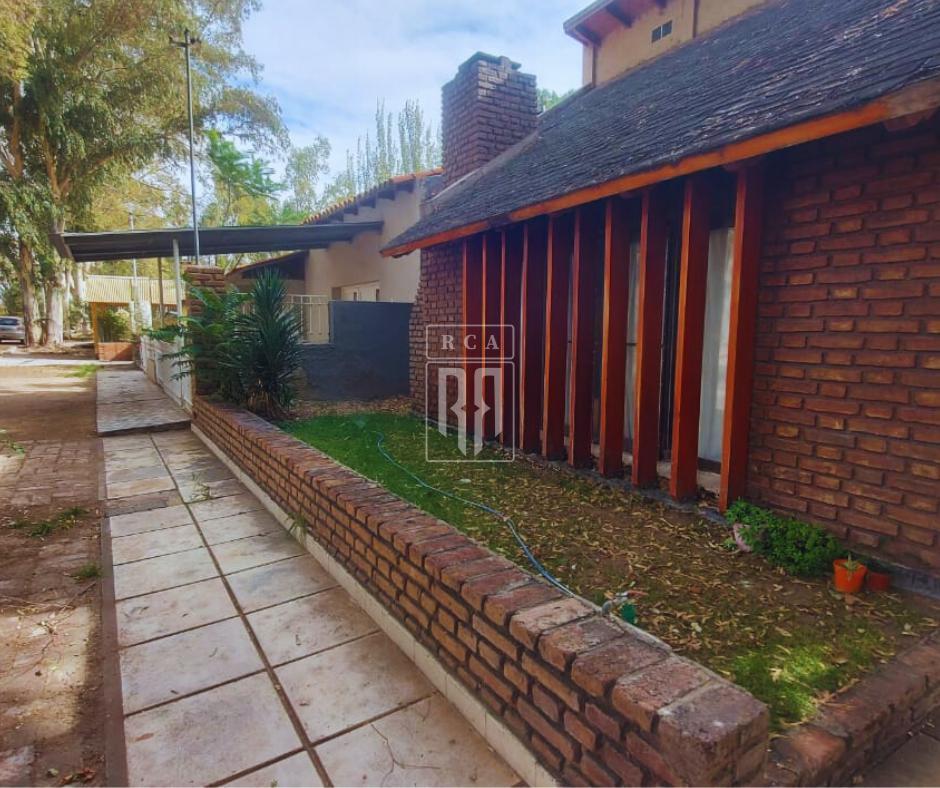 Casa en Venta - Lago Pellegrini - Cinco Saltos 2