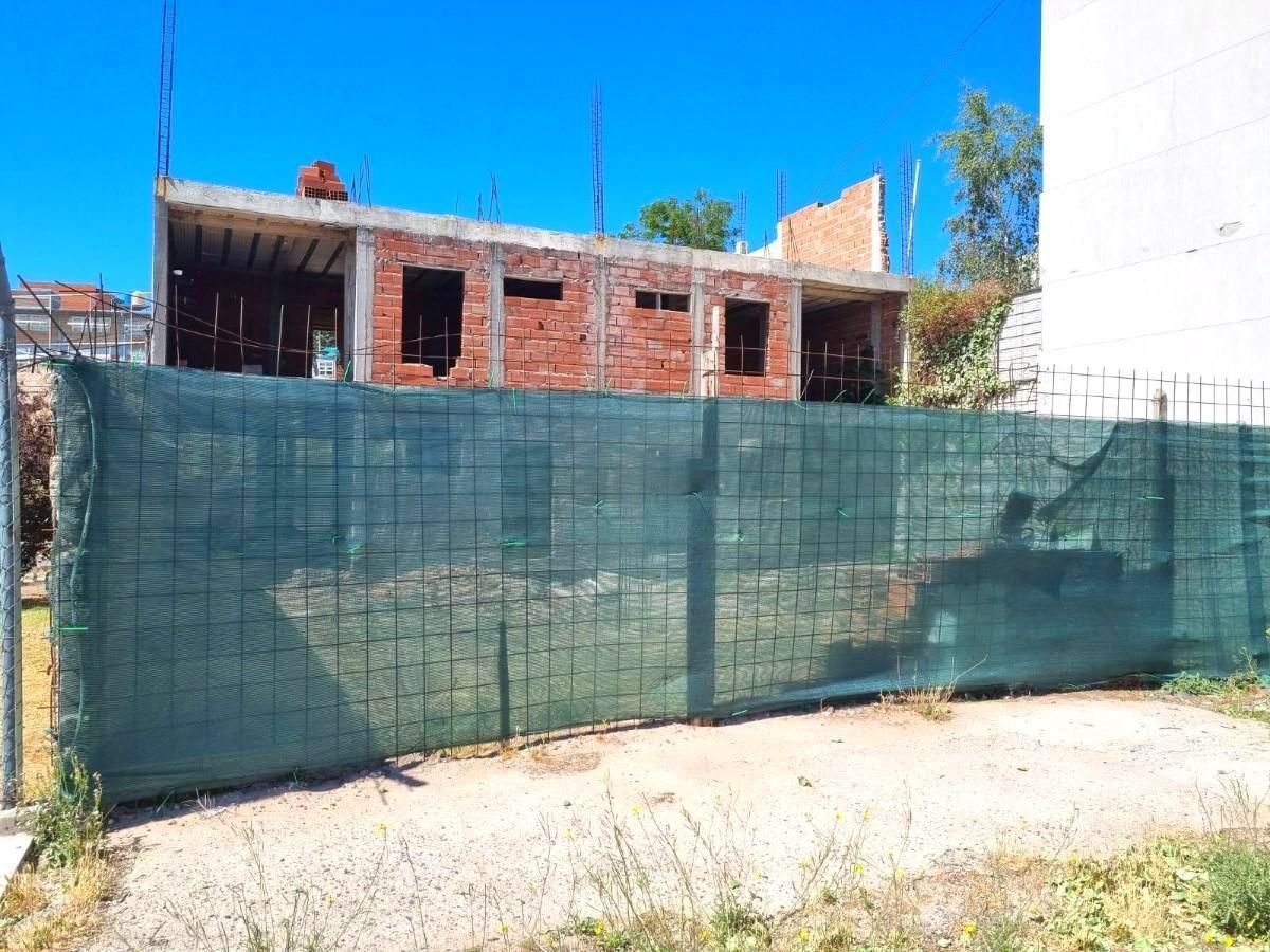 Dos Duplexs (en construcción) en Venta frente a barrio Bocahue y Parque Este