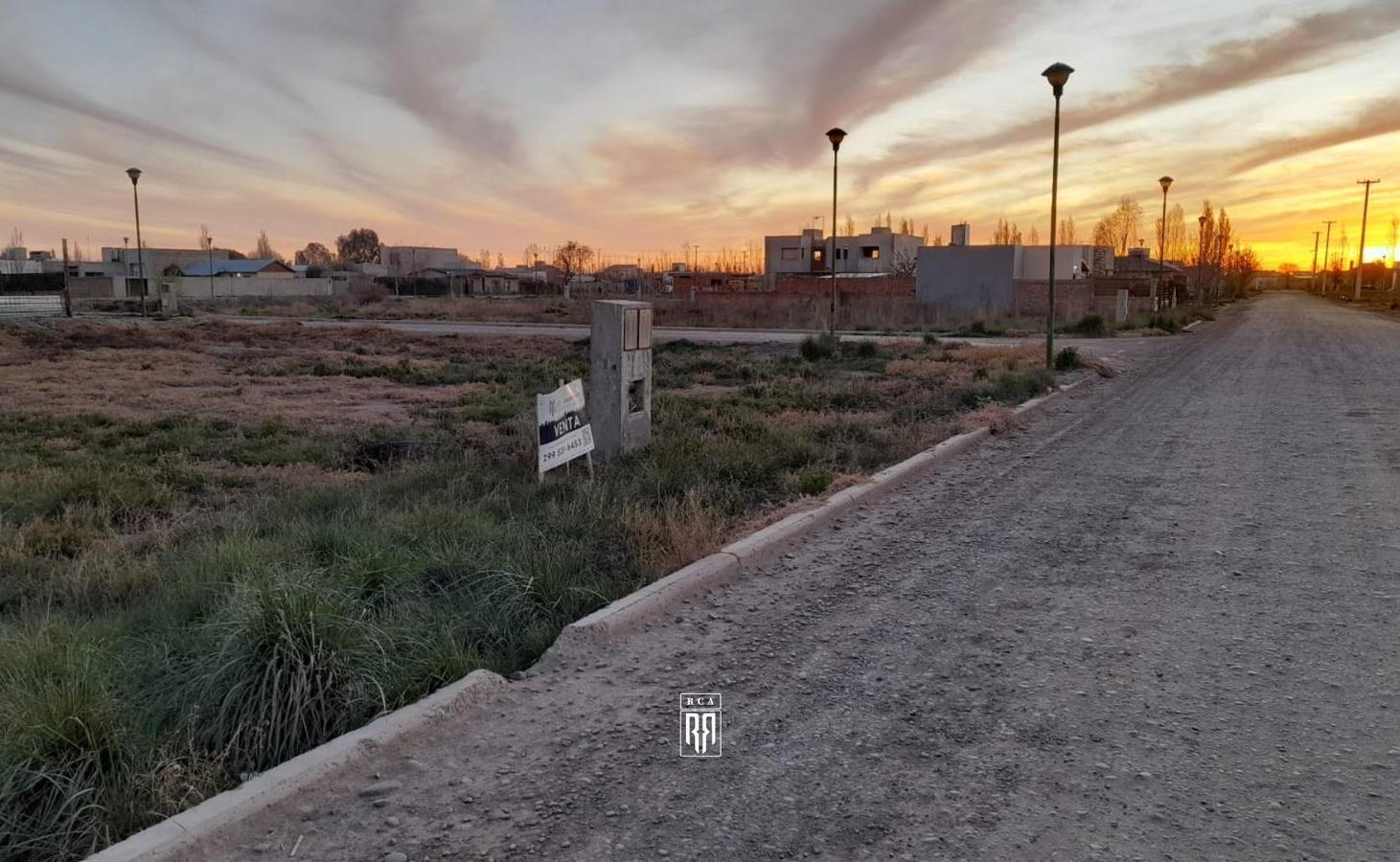 Terreno 450 mts2 en venta - B° Judiciales - Fernández Oro **todos los servicios**