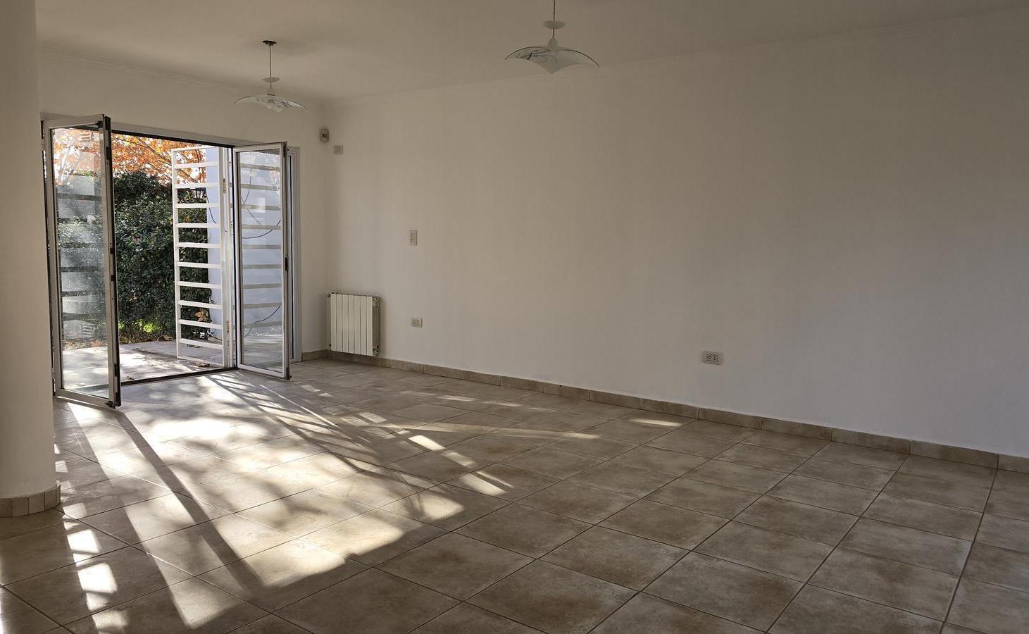 Foto de Duplex 3 Dorm - en alquiler barrio cerrado El Maiten (z/Club Aleman), imagen 2