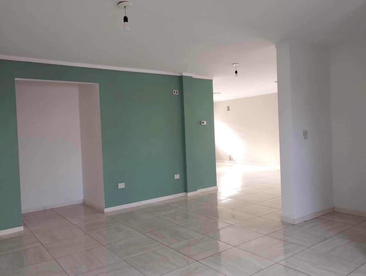 Foto de Casa en ALQUILER 3 DORMITORIOS con amplio quincho, imagen 2