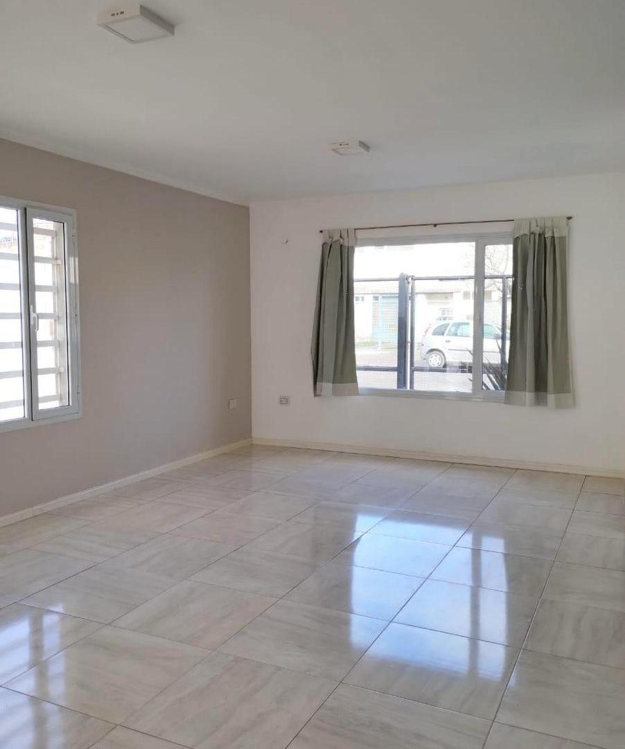 Foto de Casa en ALQUILER 3 DORMITORIOS con amplio quincho, imagen 3
