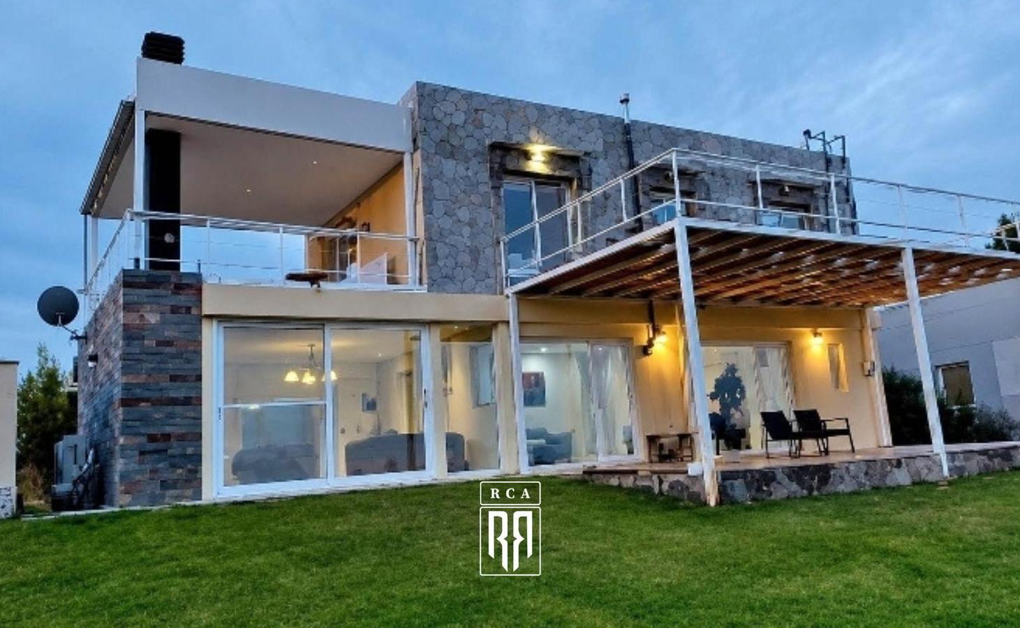 Foto de Casa en Venta - La Península - Mari Menuco, imagen 2