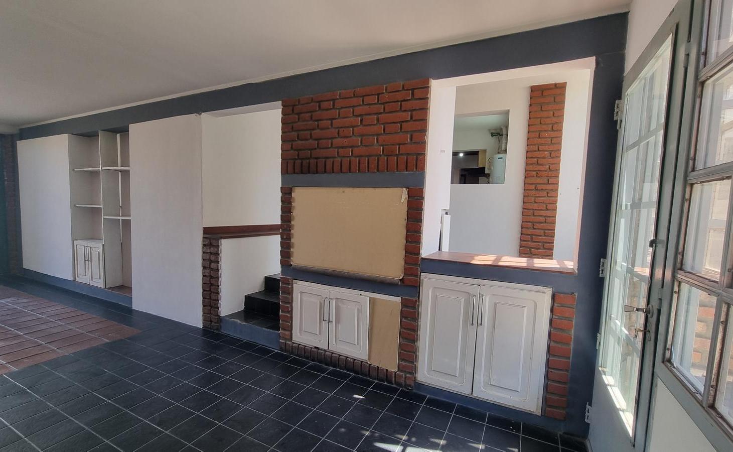 Foto de Casa 3 dormitorios - Delvas y Azcuenaga (altura Elordi al 2200), imagen 4