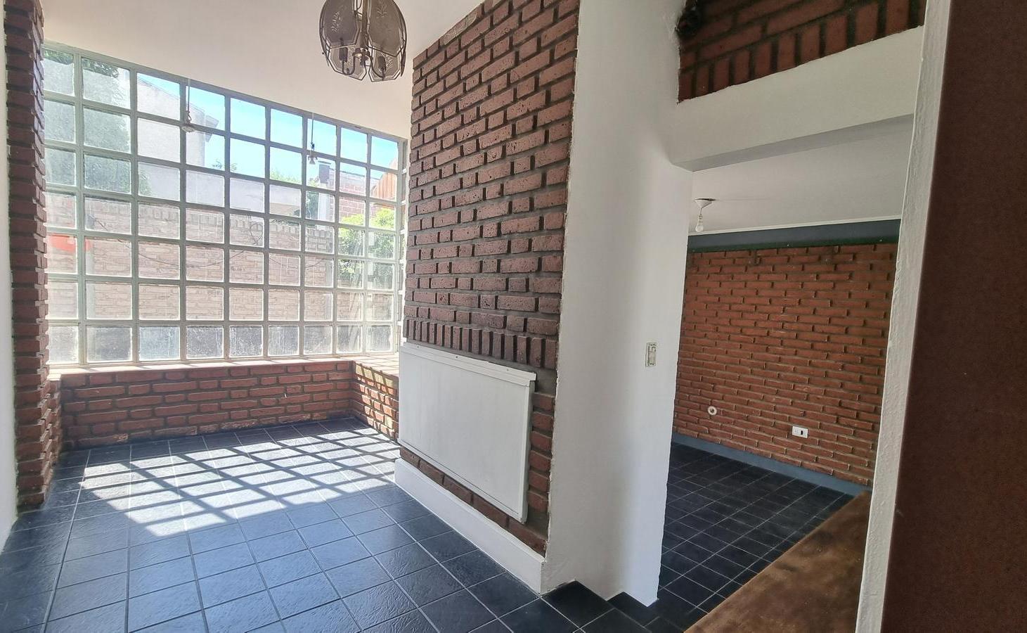 Foto de Casa 3 dormitorios - Delvas y Azcuenaga (altura Elordi al 2200), imagen 3