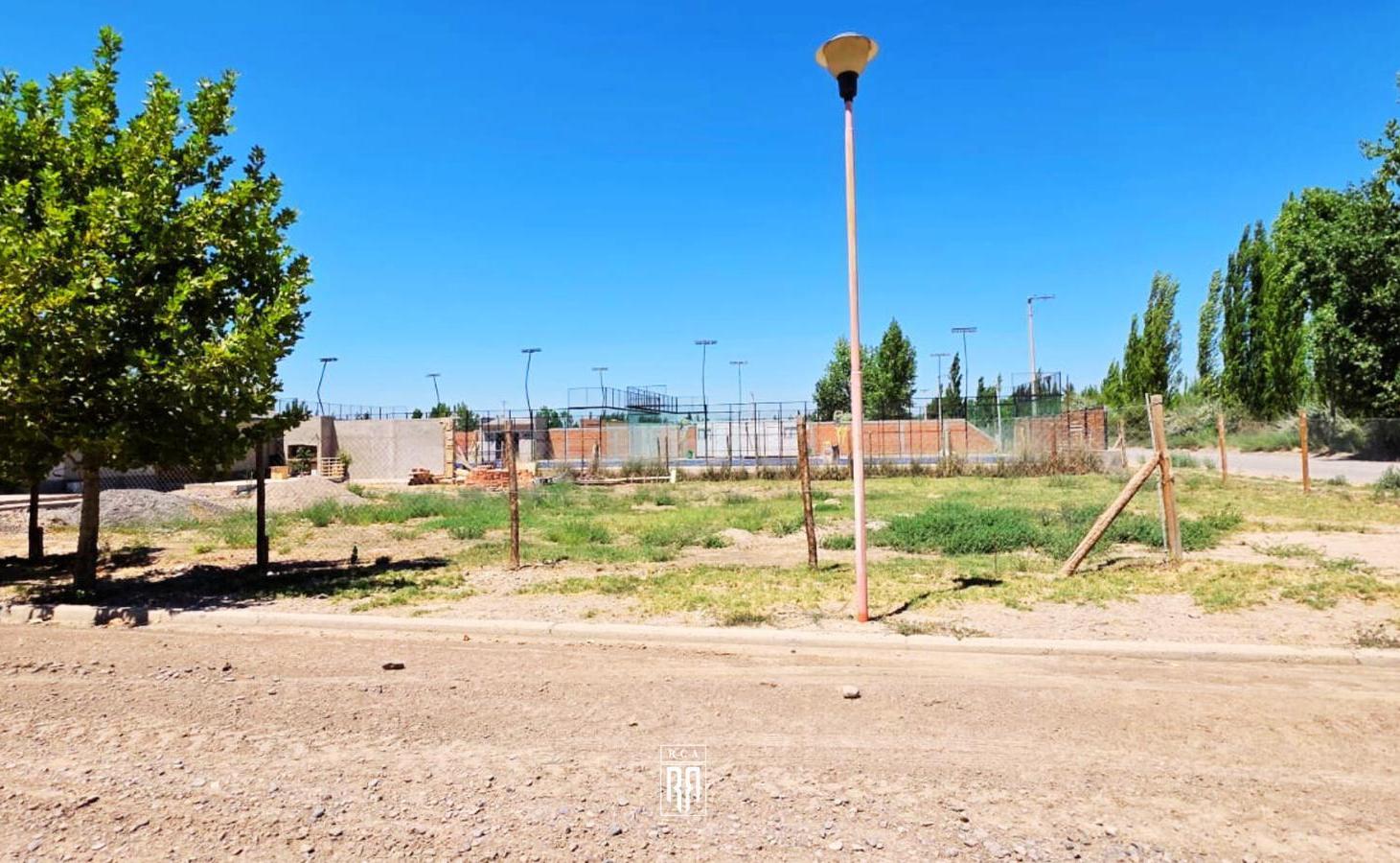 Foto de Terreno en esquina RIO NEGRO Y JORGE CAFRUNE - FERNANDEZ ORO, imagen 3