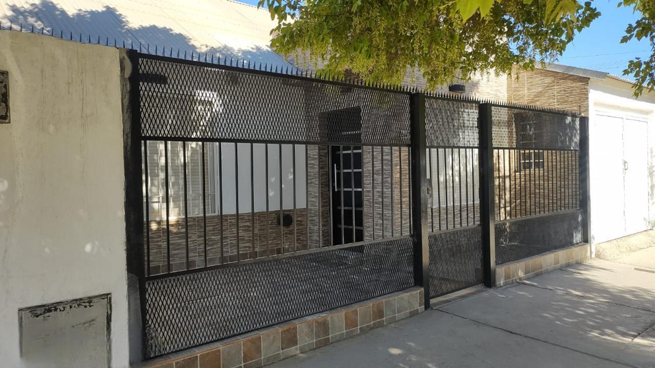 Foto de Casa en VENTA sobre Naciones unidas - 3 dorm - Cipolletti, imagen 1