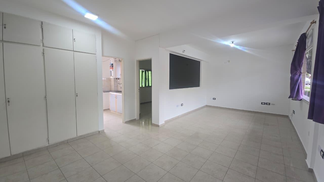 Foto de Oficina con privado y cochera (apta camioneta) - Excelente zona - Fte a, imagen 4