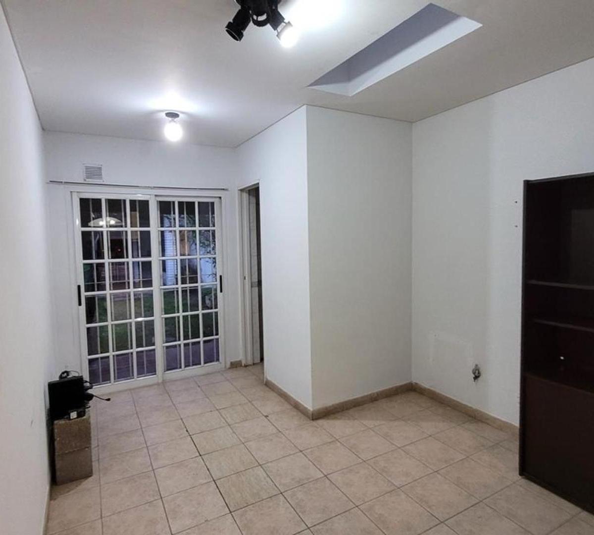 Foto de Duplex - Venta - Ituzaingo - Villa Ariza - Paysandu al 1100, imagen 2