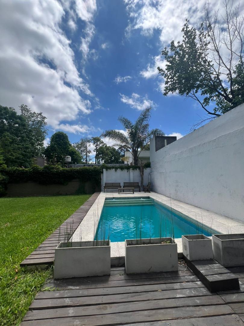 Casa en venta - Parque Leloir - Alsina al 2200