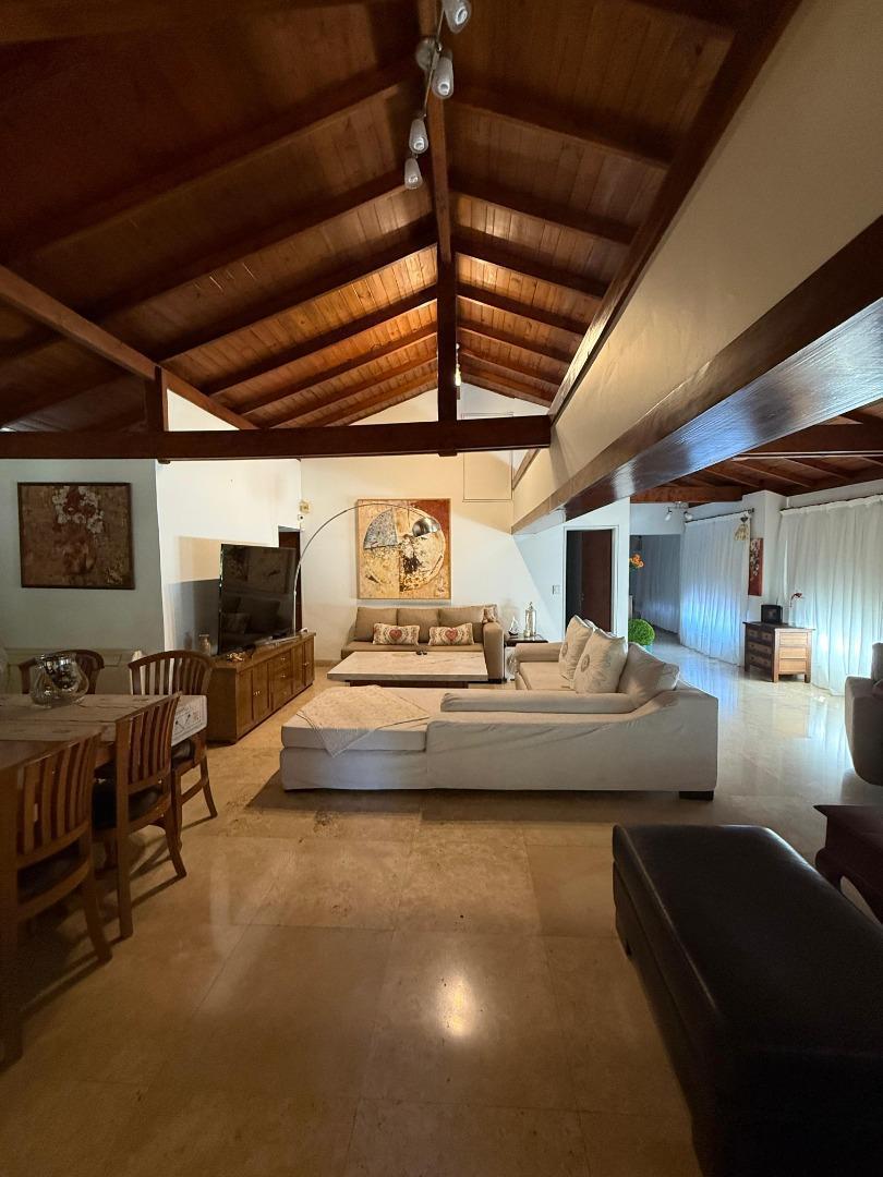 Importante Chalet en venta e P. Leloir - Gdor Udaondo 2300