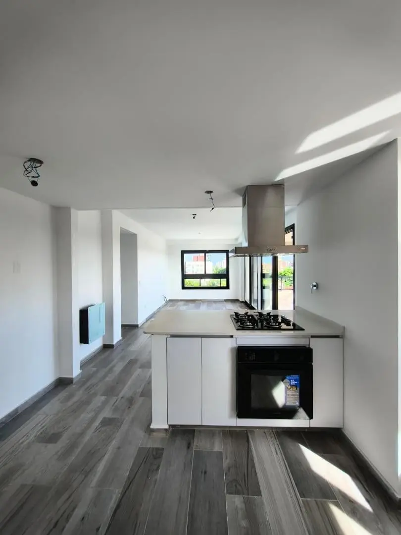 Departamento en venta- 3 amb con cochera - Ituzaingó Norte 4