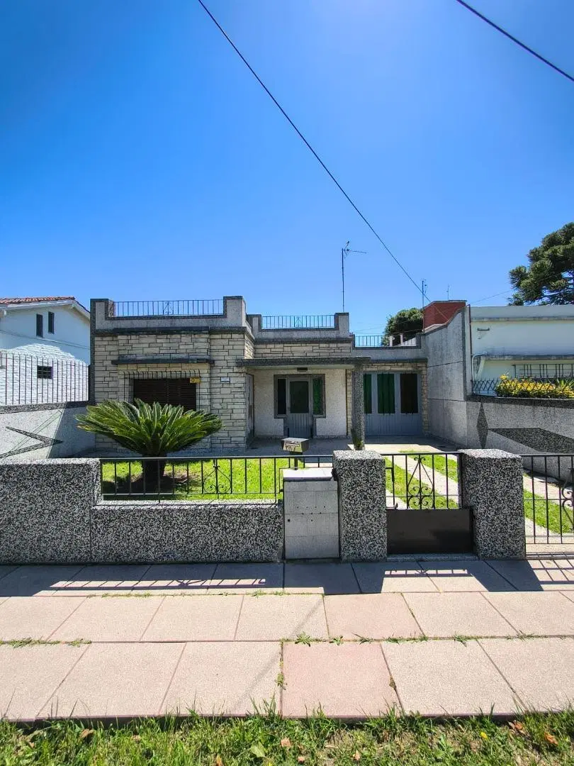 Casa en Venta - Ituzaingo - 3 amb - Santos Dumont al 1200 2