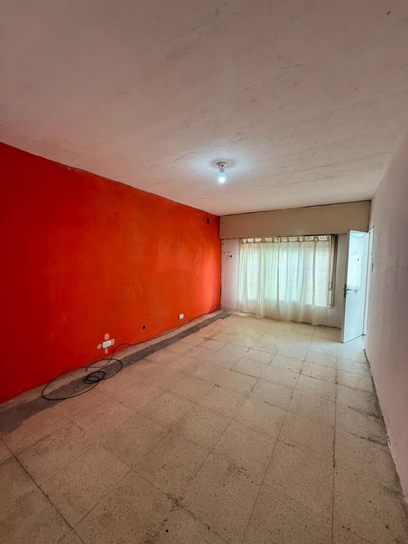 Foto de Casa en PH en alquiler Castelar Sur - Granada al 3400, imagen 2