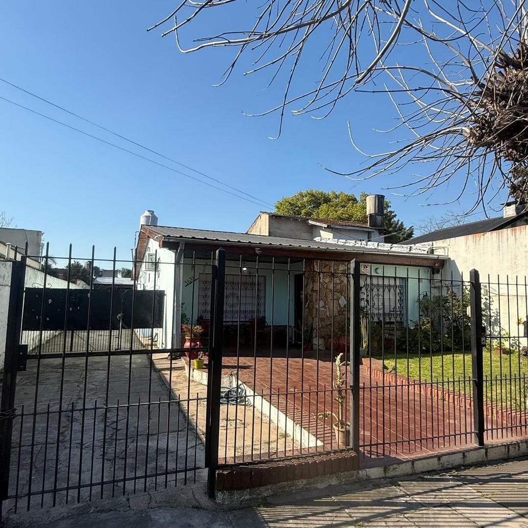 Foto de Casa en venta en Castelar - Zona residencial, imagen 1