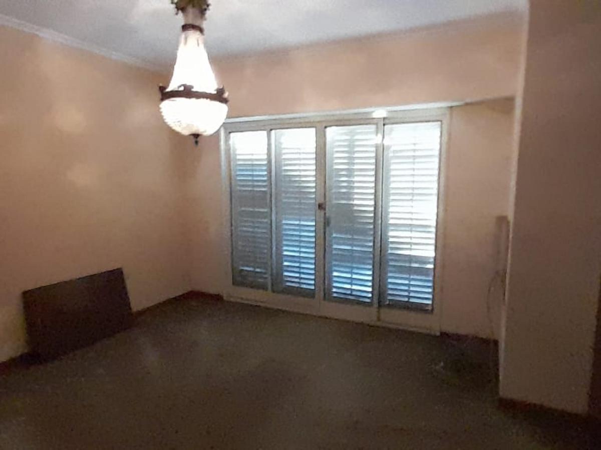 HERMOSA CASA DE 6 AMBIENTES CONSTRUIDA EN 2 PLANTAS SOBRE LOTE DE 330 M2