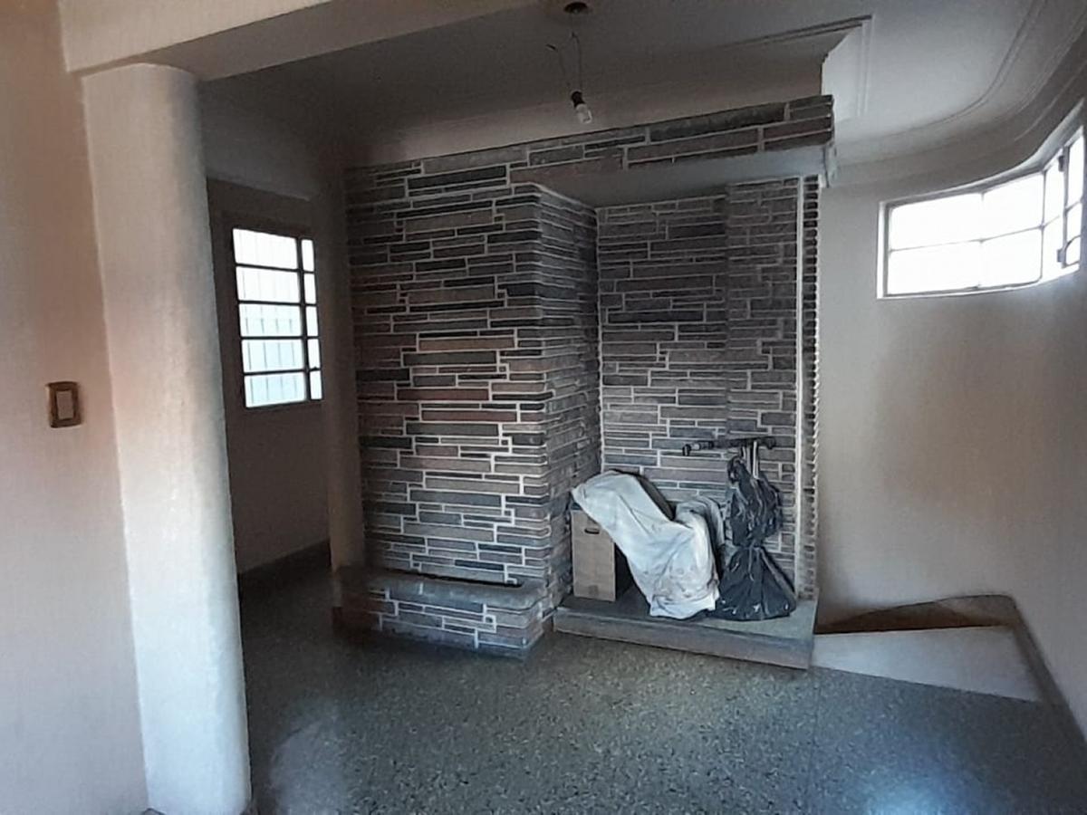 Casa de 7 Ambientes Mas Dependencia de 3 Ambientes. con Garage, Fondo Libre, Quincho, Patio y Doble 2
