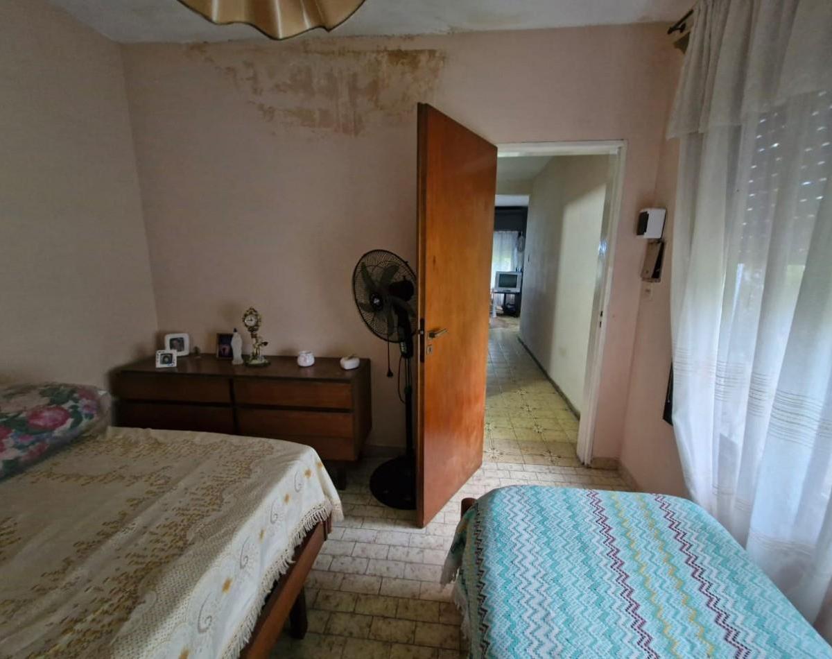 Foto de CASA QUINTA DE 2 AMBIENTES CON DEPENDENCIA EN VENTA EN BARRIO LA, imagen 5