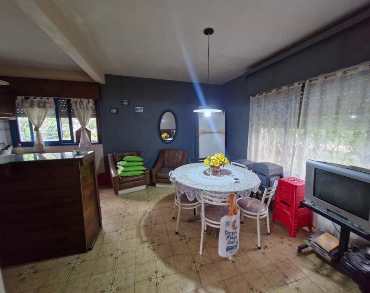 Foto de CASA QUINTA DE 2 AMBIENTES CON DEPENDENCIA EN VENTA EN BARRIO LA, imagen 2