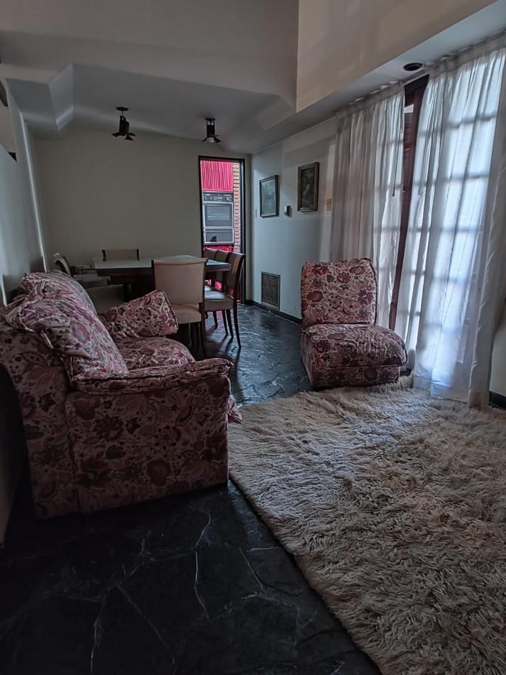Foto de Casa de 4 ambientes con dependencia!!, imagen 3