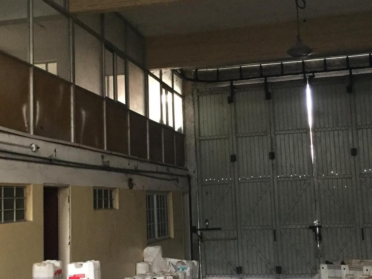 Foto de EXCELENTE GALPON EN ALQUILER EN AVELLANEDA. CON BAÑOS, VESTUARIOS Y, imagen 4