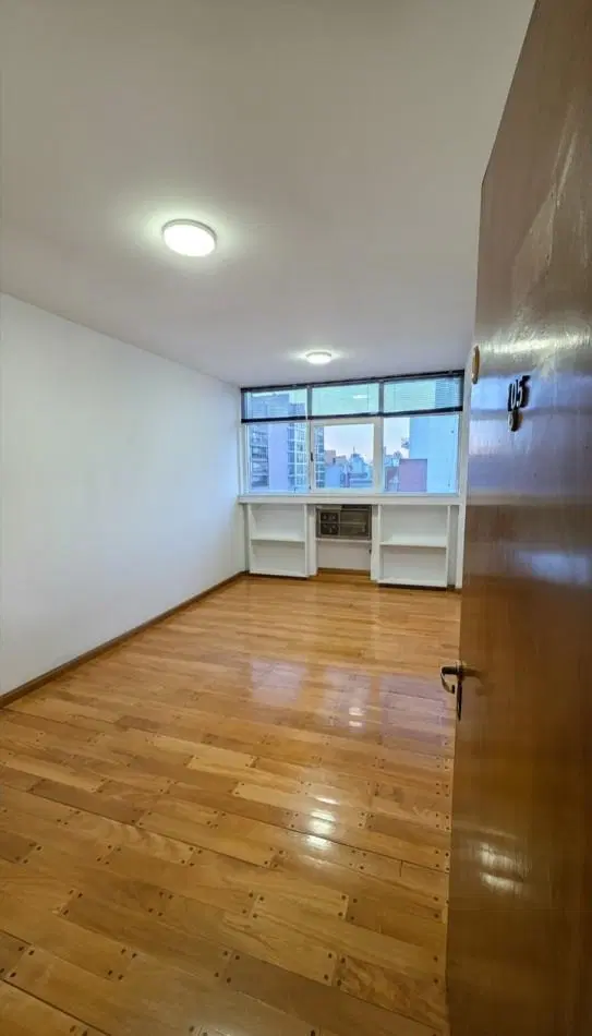 Espectacular Oficina en piso alto en el centro de La Plata 3