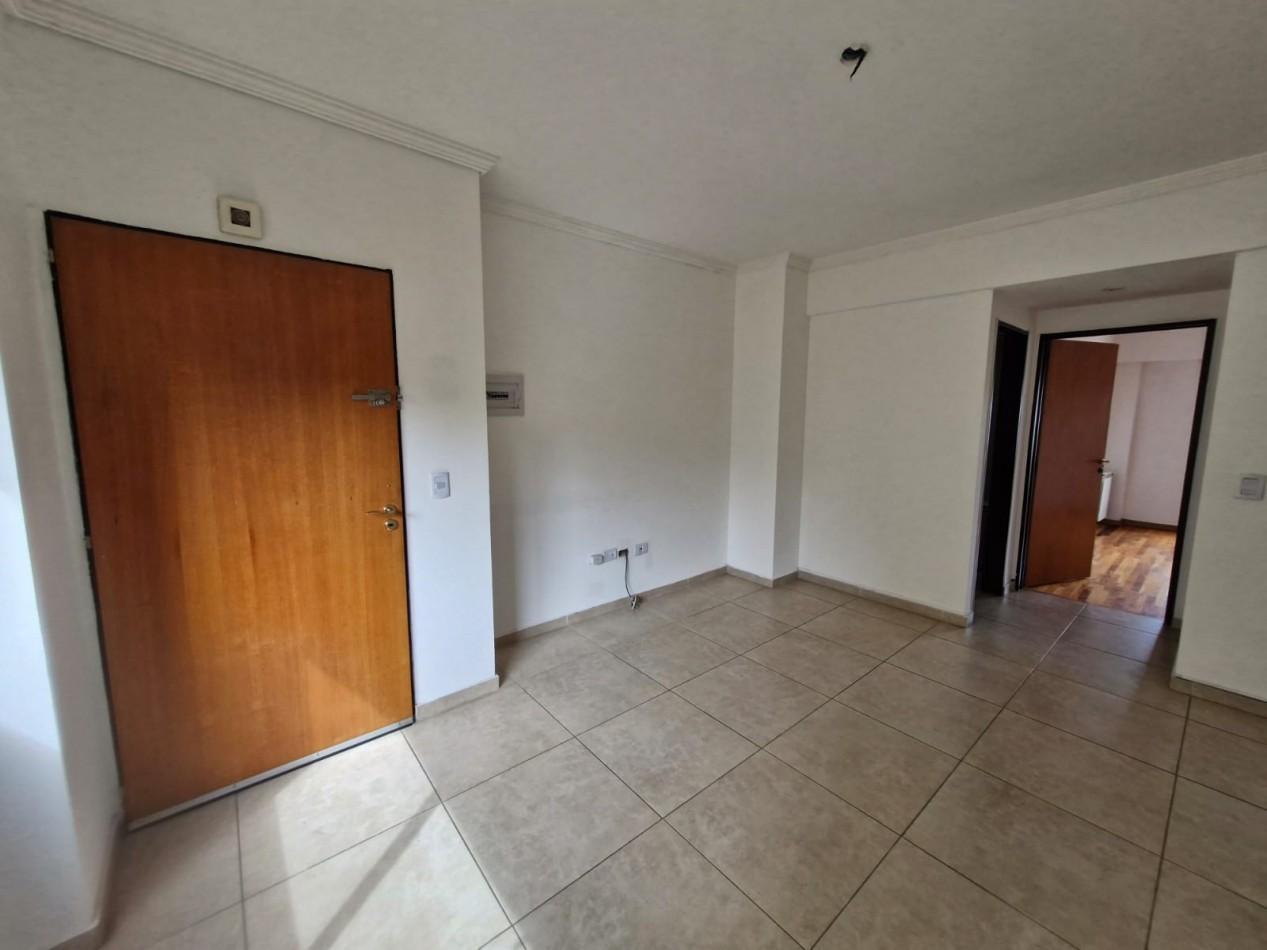 Foto de ALQUILER IMPECABLE DEPTO. DE 2 AMBIENTES SOBRE AV. MITRE EN EDIFICIO DE, imagen 1