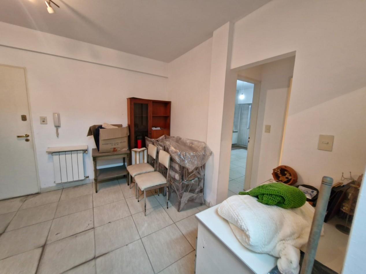 Foto de DEPARTAMENTO EN VENTA DE 3 AMBIENTES CON PATIO, EN EL CENTRO DE, imagen 3