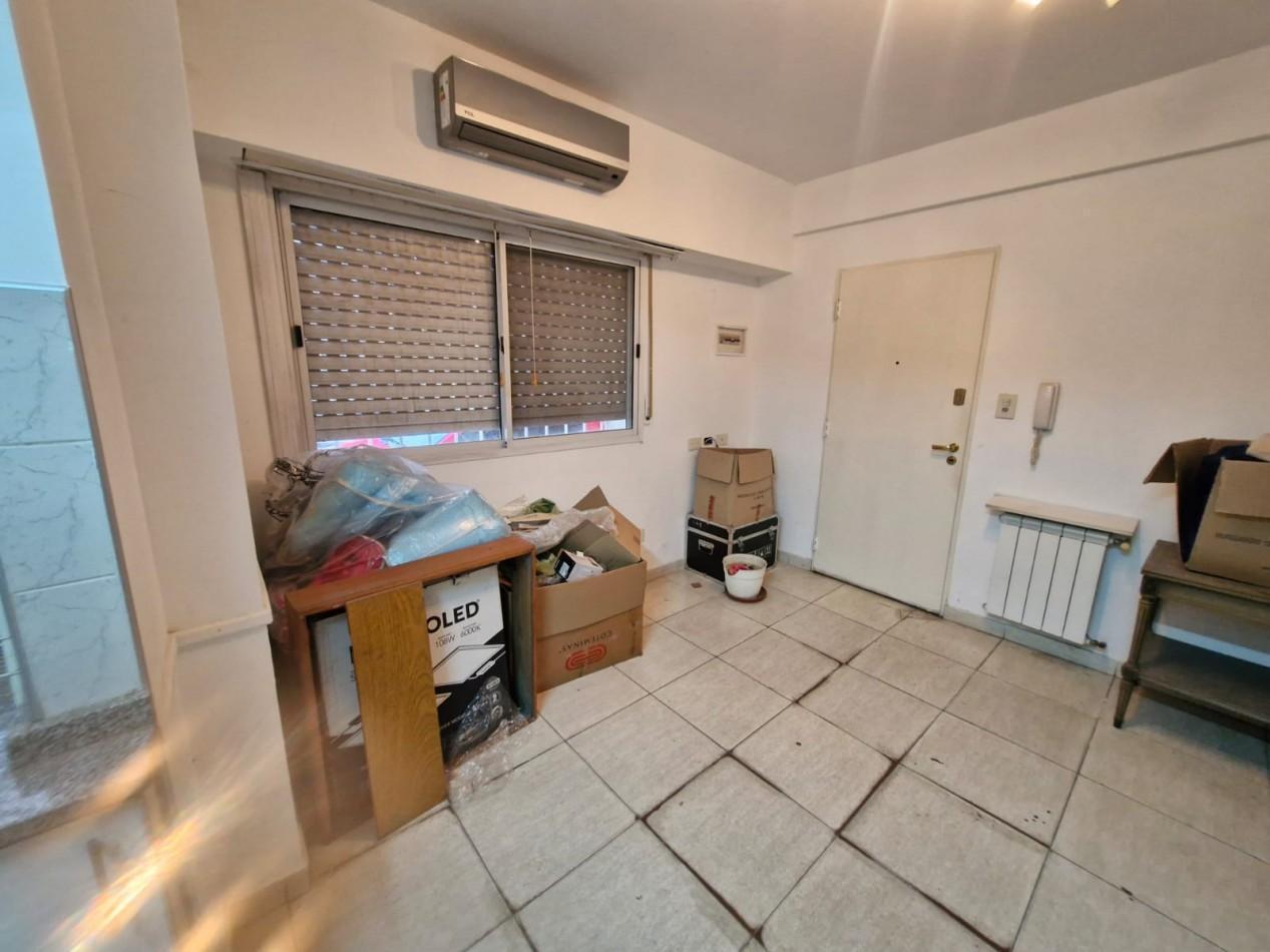 Foto de DEPARTAMENTO EN VENTA DE 3 AMBIENTES CON PATIO, EN EL CENTRO DE, imagen 1