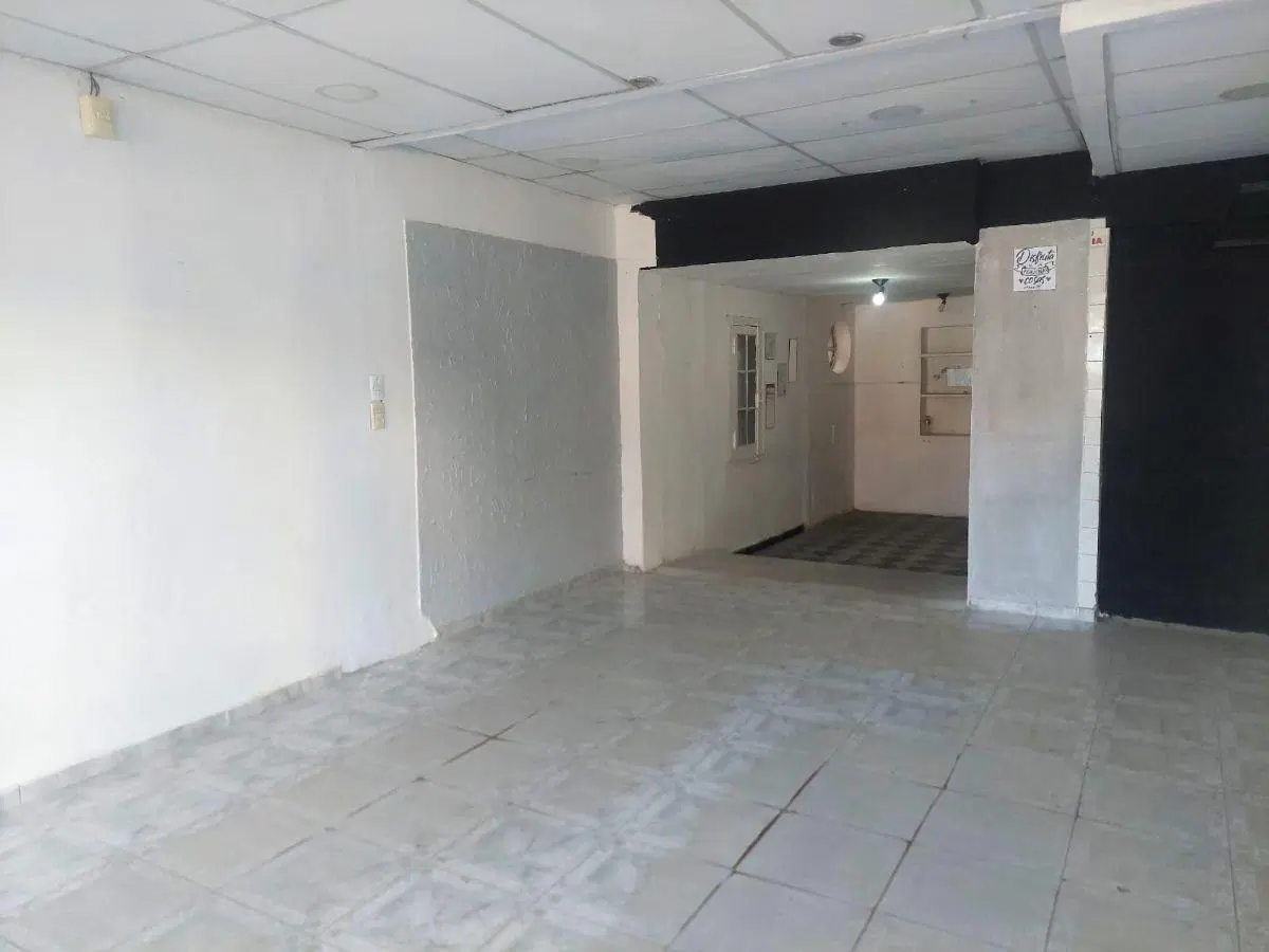 LOCAL COMERCIAL EN ALQUILER EN EL CENTRO DE SANTA MARÍA, SOBRE AV. SAN MARTÍN. 4