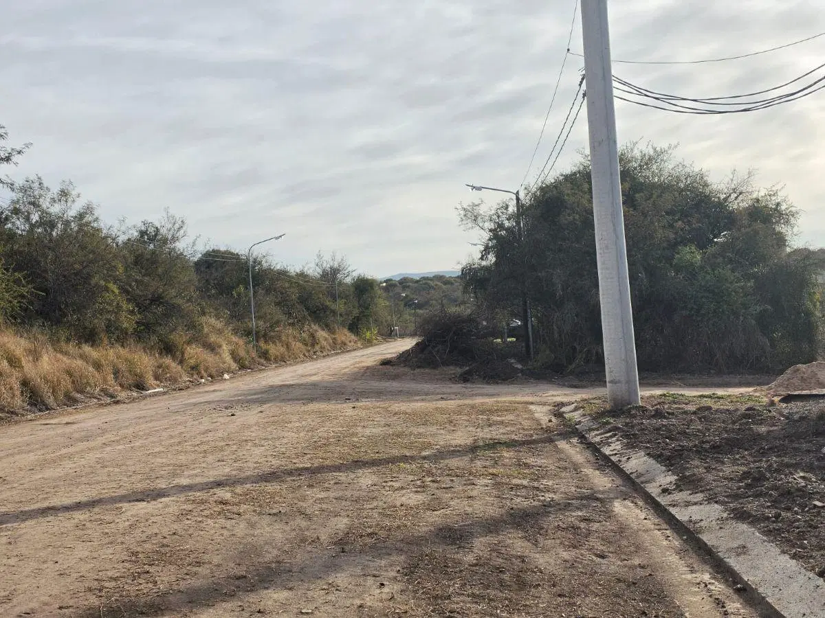 TERRENO A LA VENTA EN RIO CEBALLOS, BARRIO LOMAS DEL CHAÑAR. TE71 2