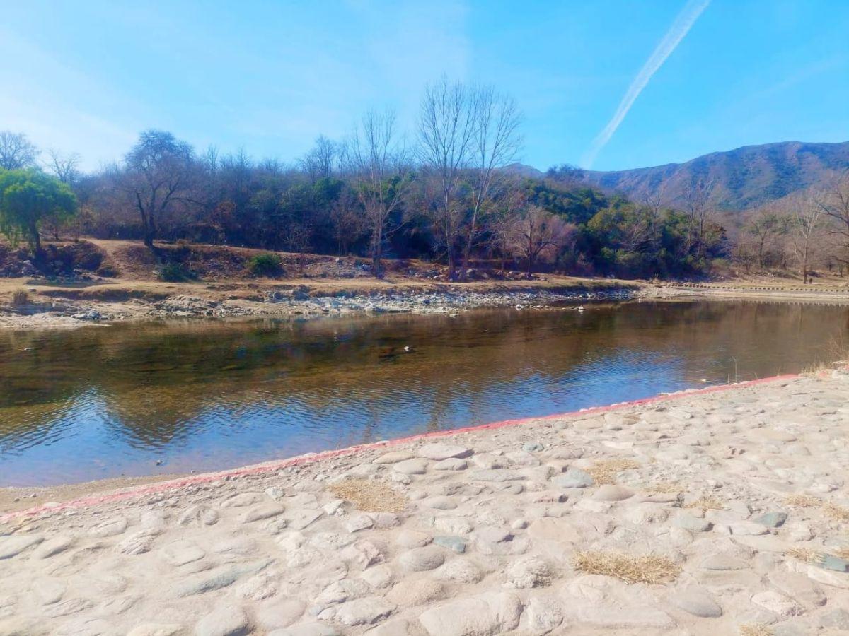 TERRENO EN VENTA EN BIALET MASSÉ CON VISTA A LAS SIERRAS AL LADO DEL RÍO COSQUIN. TE133
