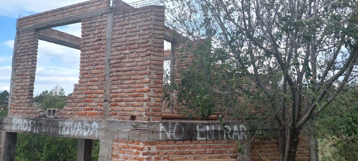 Foto de TERRENO CON CONSTRUCCIÓN A LA VENTA EN VILLA PARQUE SIQUIMAN. TE72, imagen 4
