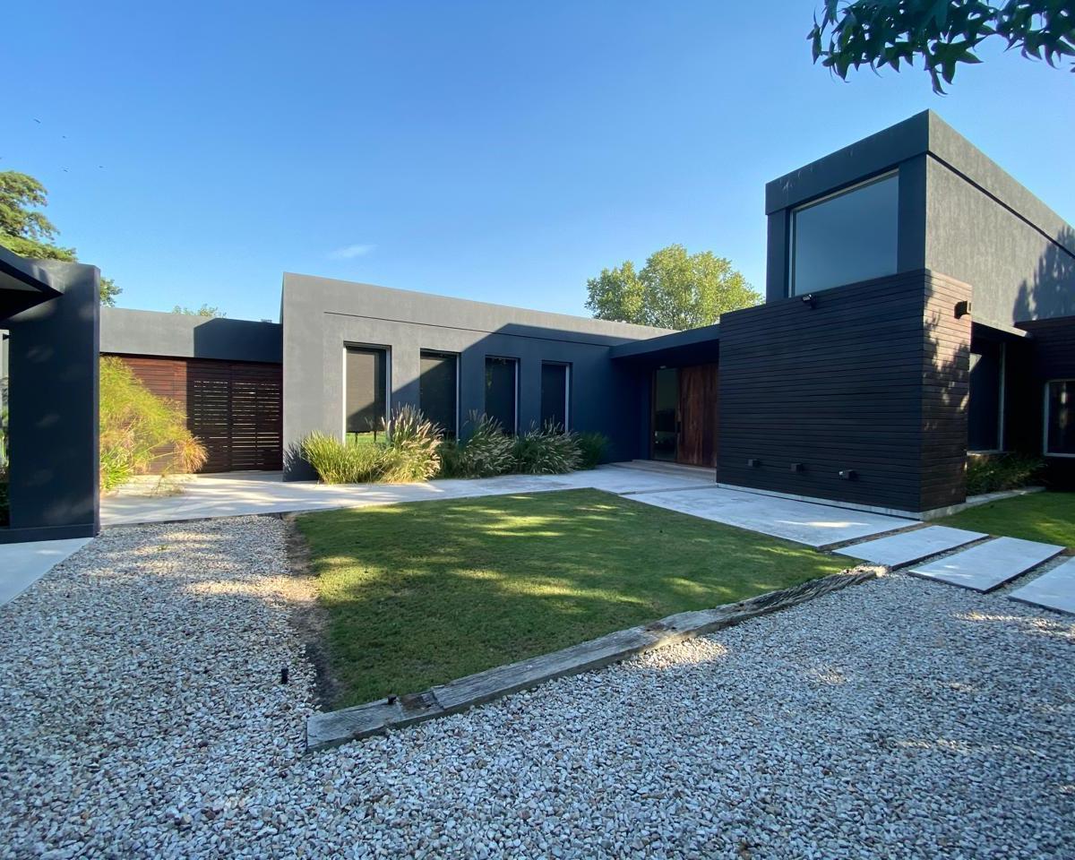 Venta Casa en Altos del Pilar | VCO Propiedades