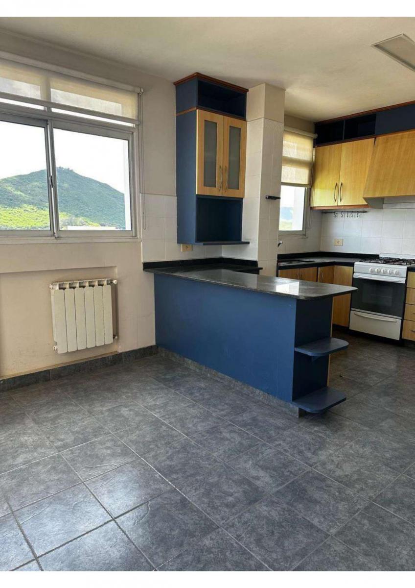 Oportunidad en Salta Cap Dúplex 4 Dorm° + 2 Cochera Cerca del Monumento a Güemes 5
