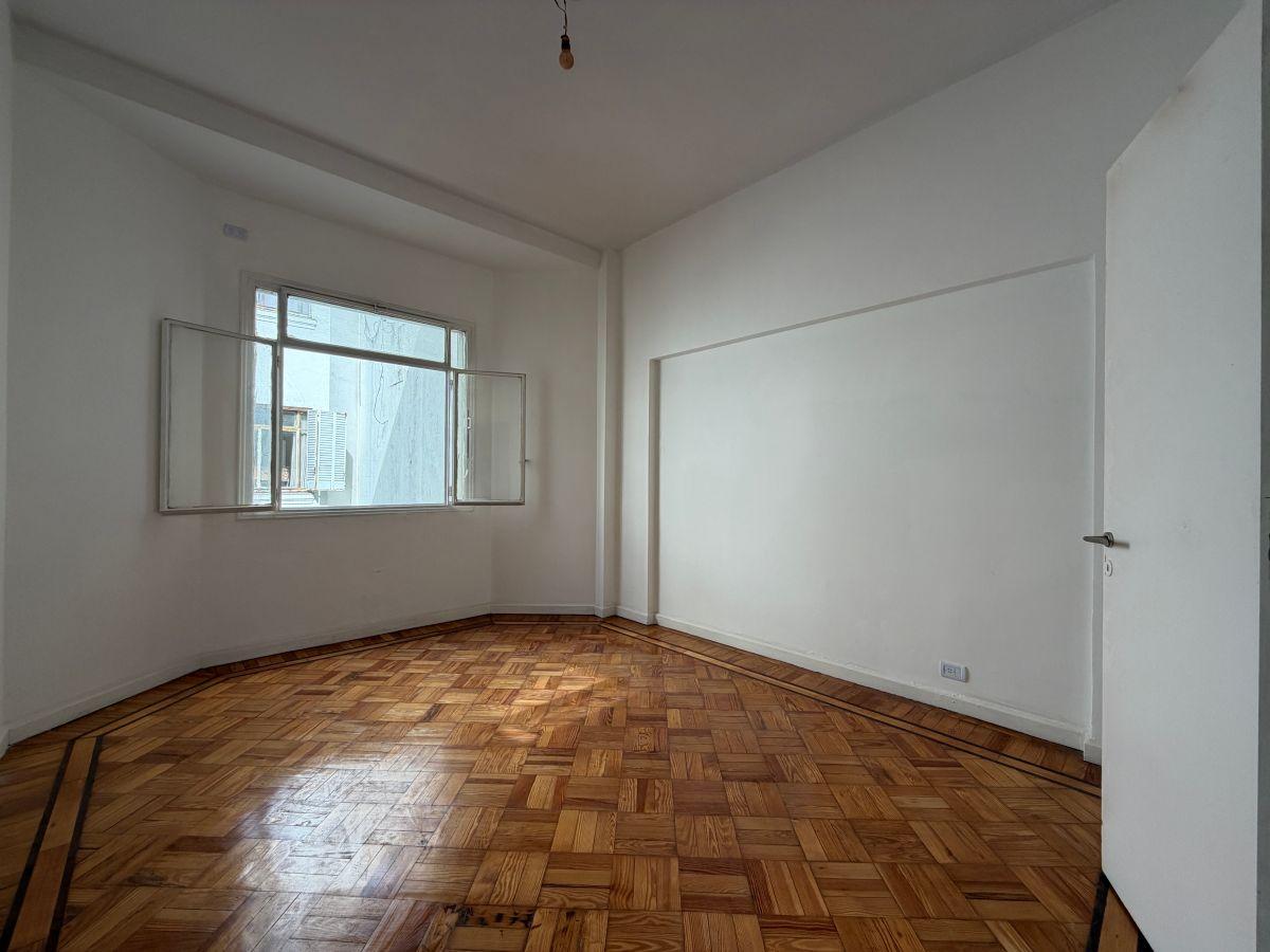 Foto de Venta Departamento de 65 m² con 2 dormitorios - Montserrat, imagen 4