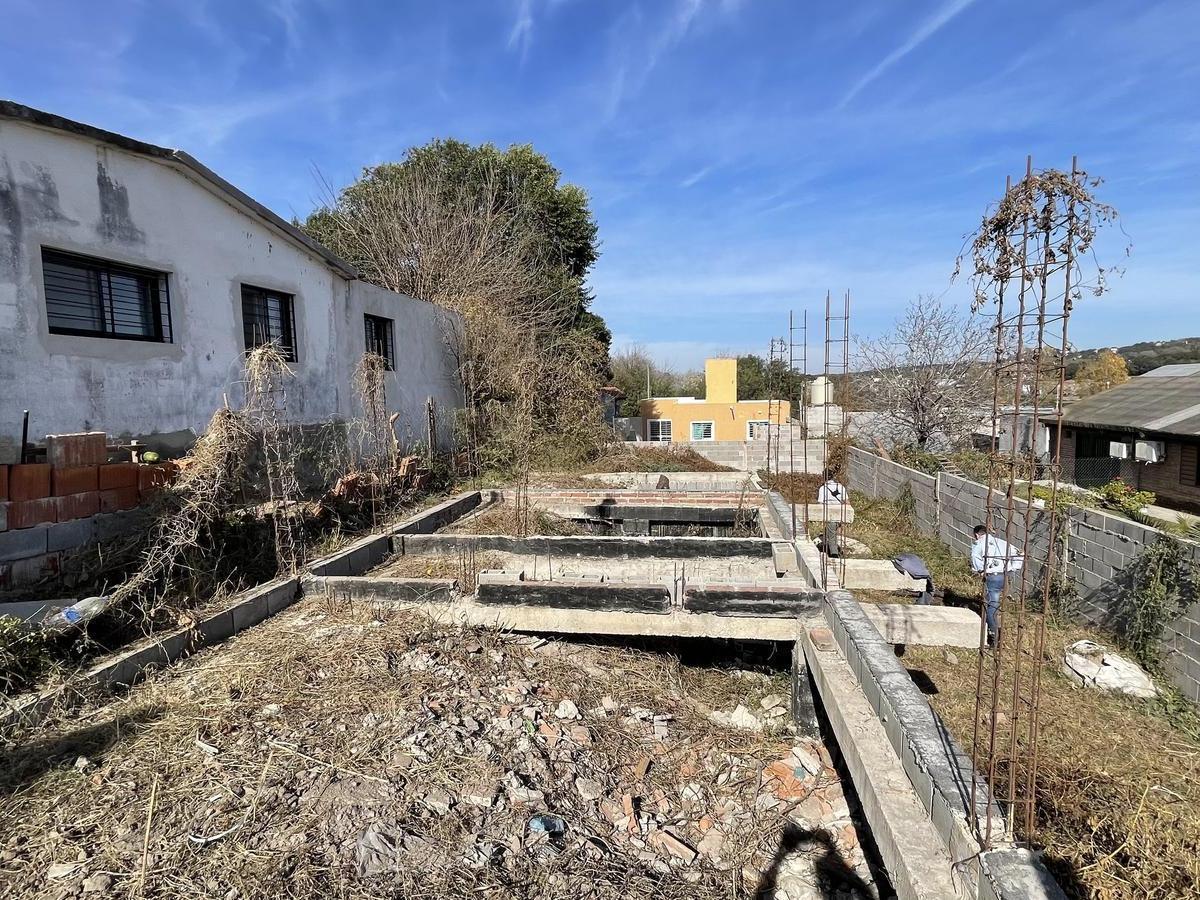 Terreno + Construcción en Barrio Villa Sol - Salsipuedes 1