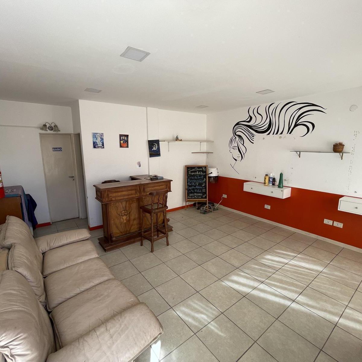 Venta en Bloque - Casa Departamento 2 Locales - Salsipuedes - Oportunidad de Invertir 2