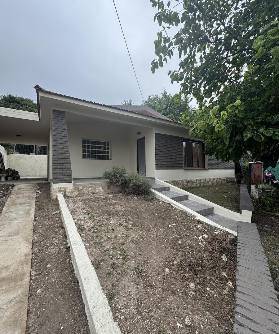 SALSIPUEDES - HERMOSO CHALET RECICLADO - RECIBO VEHICULO/LOTE