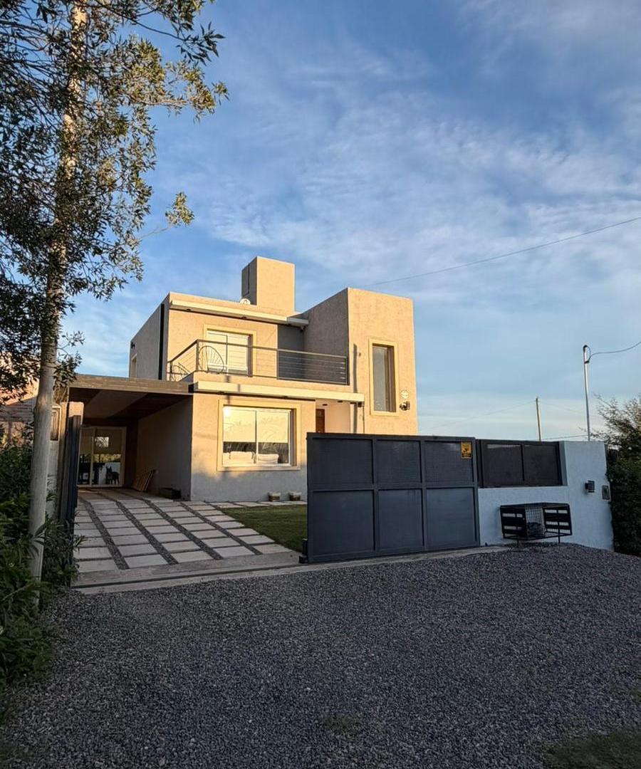 Foto de VENTA SALSIPUEDES CASA 3 DORMITORIOS - PILETA, QUINCHO Y UBICACION, imagen 1