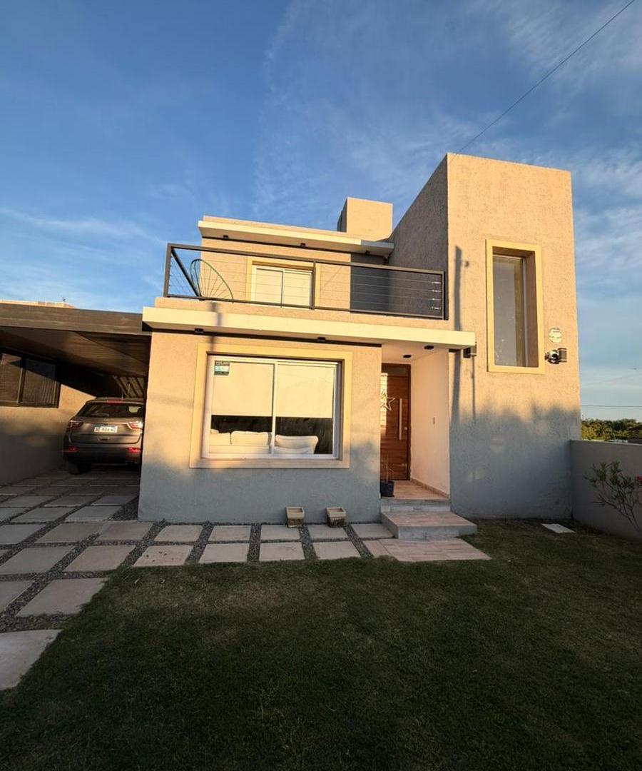 Foto de VENTA SALSIPUEDES CASA 3 DORMITORIOS - PILETA, QUINCHO Y UBICACION, imagen 2