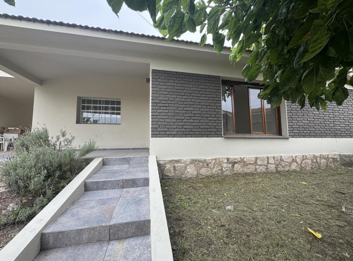 Foto de Chalet 2 Dorm. remodelado en VENTA — Centro, Salsipuedes | 470m2 de, imagen 5
