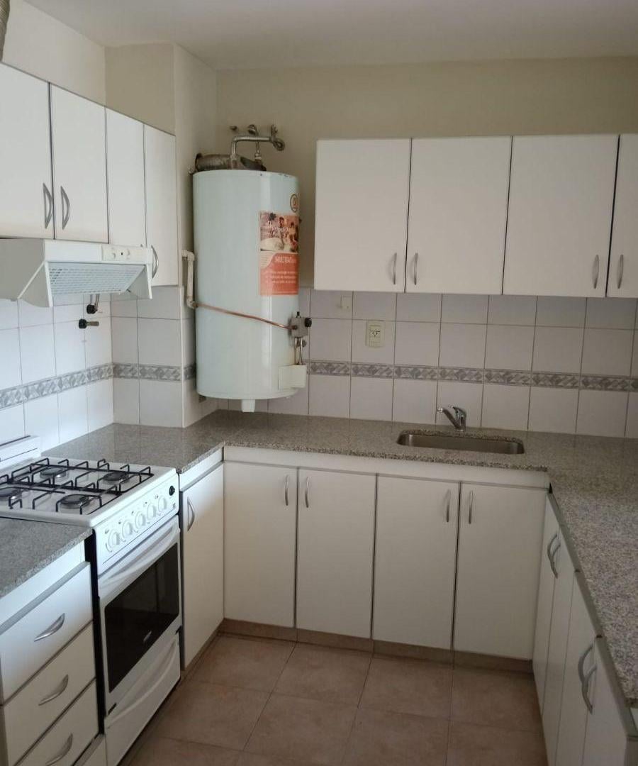Foto de DEPARTAMENTO EN ALQUILER - CARLOS H. RODRÍGUEZ 826, PISO 3 DEPTO D, imagen 2