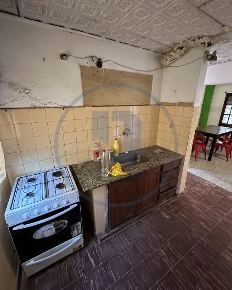 Casa a reciclar en Barrio Italia - Ideal para inversion 5