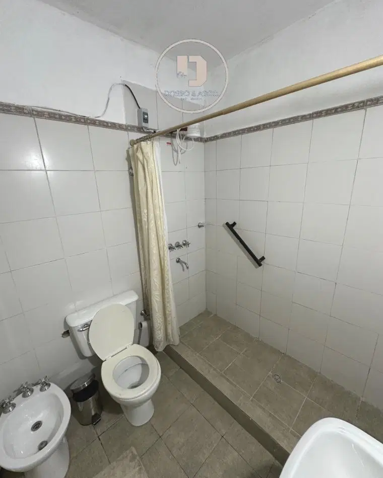 CASA EN VENTA EN CALLE ARTURO ILLIA 1850 8